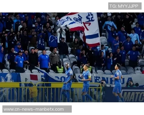 申花与首尔FC半场战成平局申花多次射门未能破门阿苏埃错失良机 申花与首尔FC半场战成平局申花多次射门未能破门阿苏埃错失良机