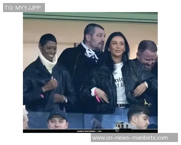 小贝林厄姆比赛表现不佳家庭观战气氛紧张引发关注 小贝林厄姆比赛表现不佳家庭观战气氛紧张引发关注